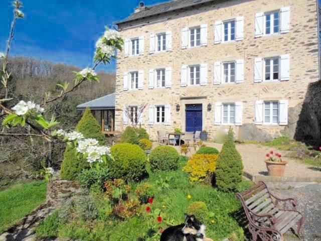 Bed and Breakfast Le Couvent Saint-Just-sur-Viaur Exterior foto